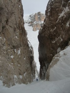 Dans ces cas là, on peut parler de "couloir" il me semble.