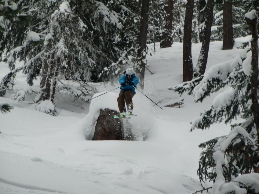 Peter humilie un coussin (pillow)