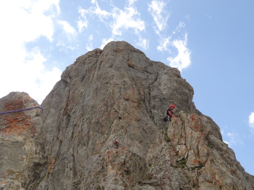 Caro au relais, Les autre binbins devant.