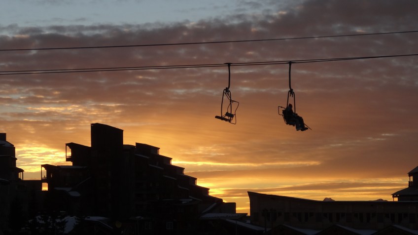 Crépuscule sur Avo.