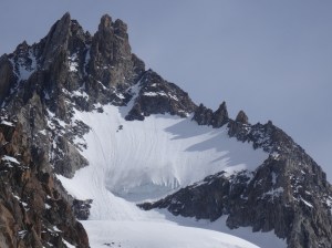 Des skieurs ont eu des idées farfelues, mais classes :)