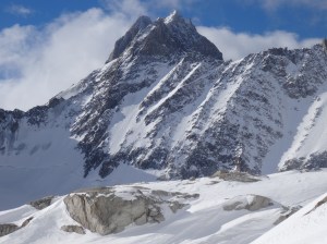 vue du Couloir NE de la veille et nos pitites traces